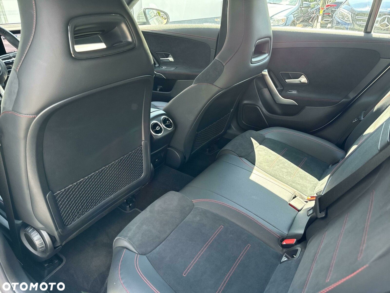 Mercedes-Benz CLA 200 d AMG Line 8G-DCT - 17