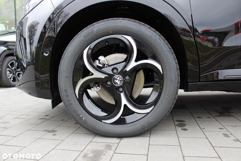 Alfa Romeo Junior 1.2 mHEV Ti eDCT - 10