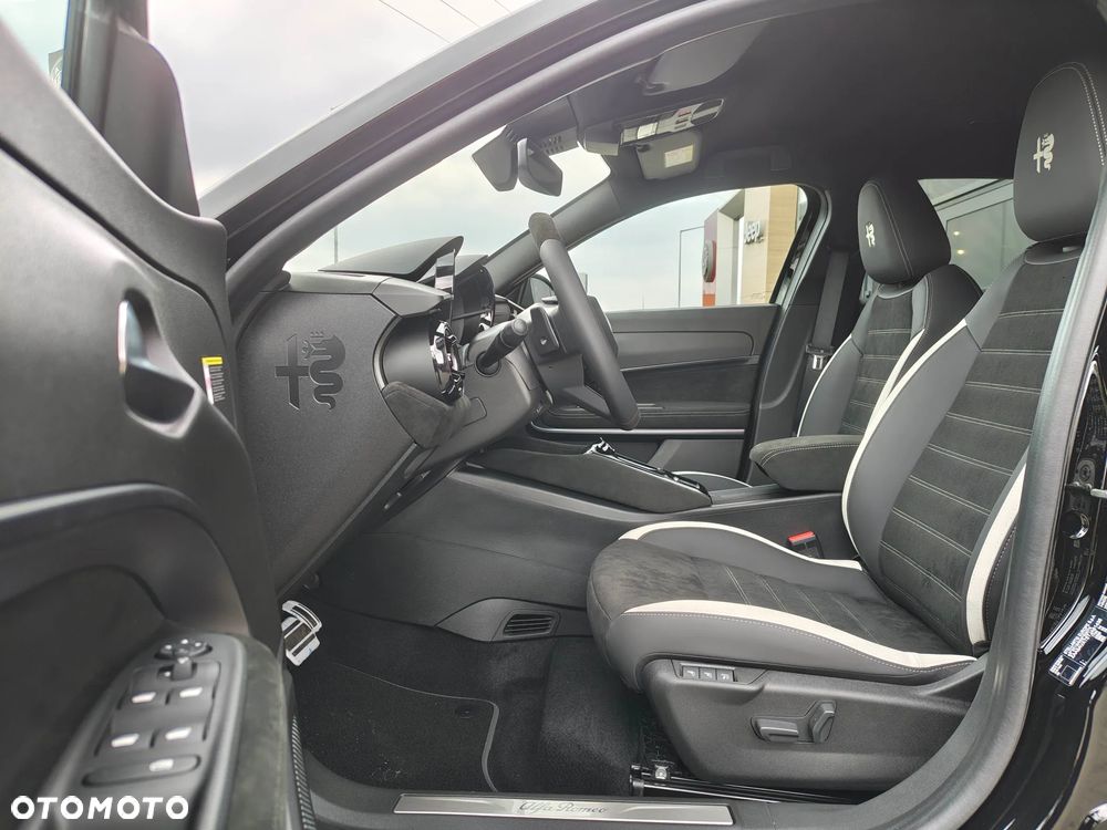 Alfa Romeo Junior 1.2 mHEV Sport Speciale eDCT - 9