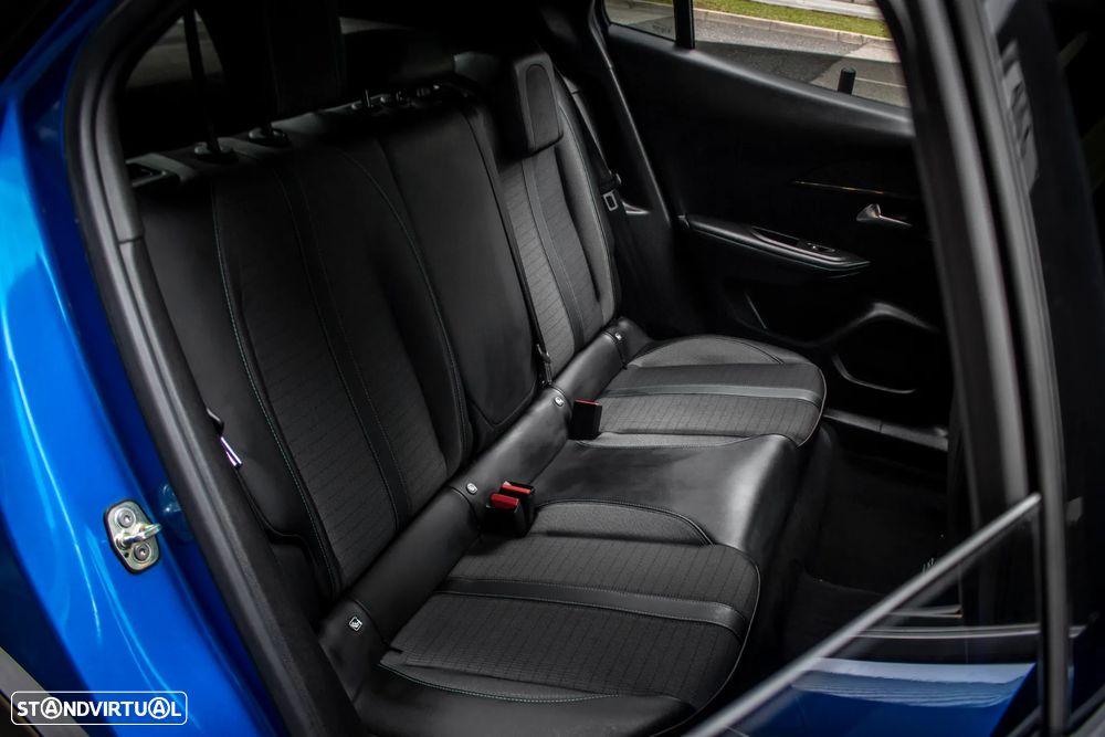 Peugeot e-2008 Allure - 31