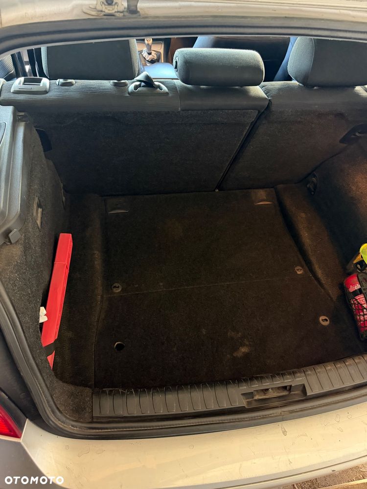BMW Seria 1 120d DPF - 12