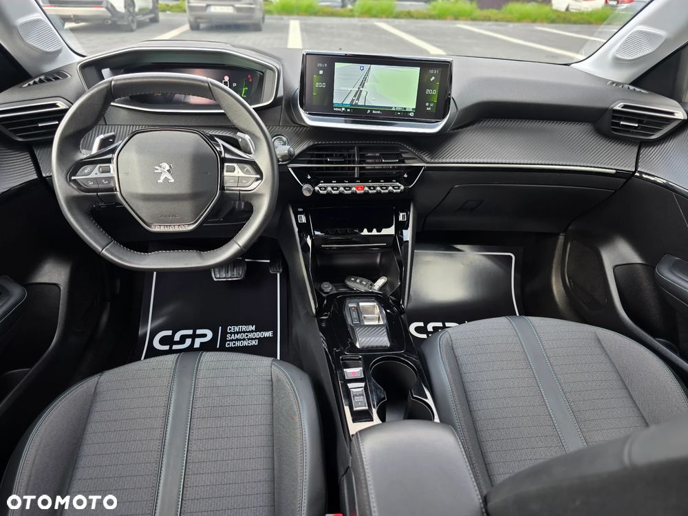 Peugeot 208 - 18