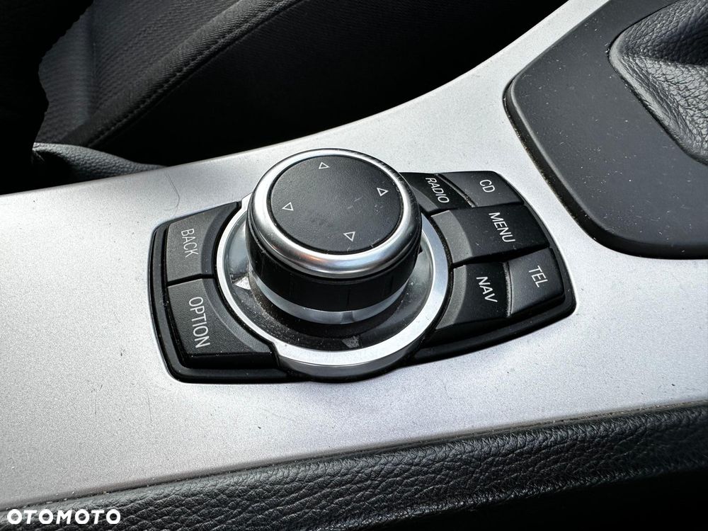 BMW Seria 3 320i Edition Exclusive - 28