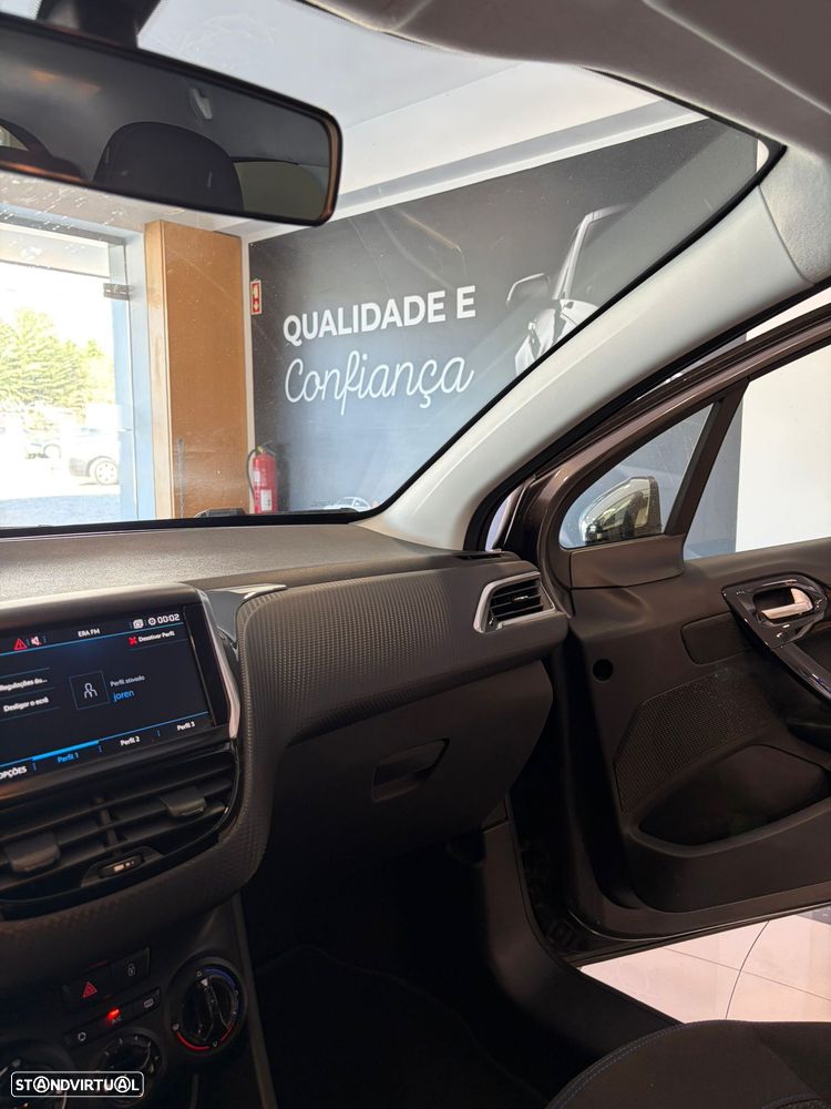 Peugeot 208 PureTech 82 Style - 18