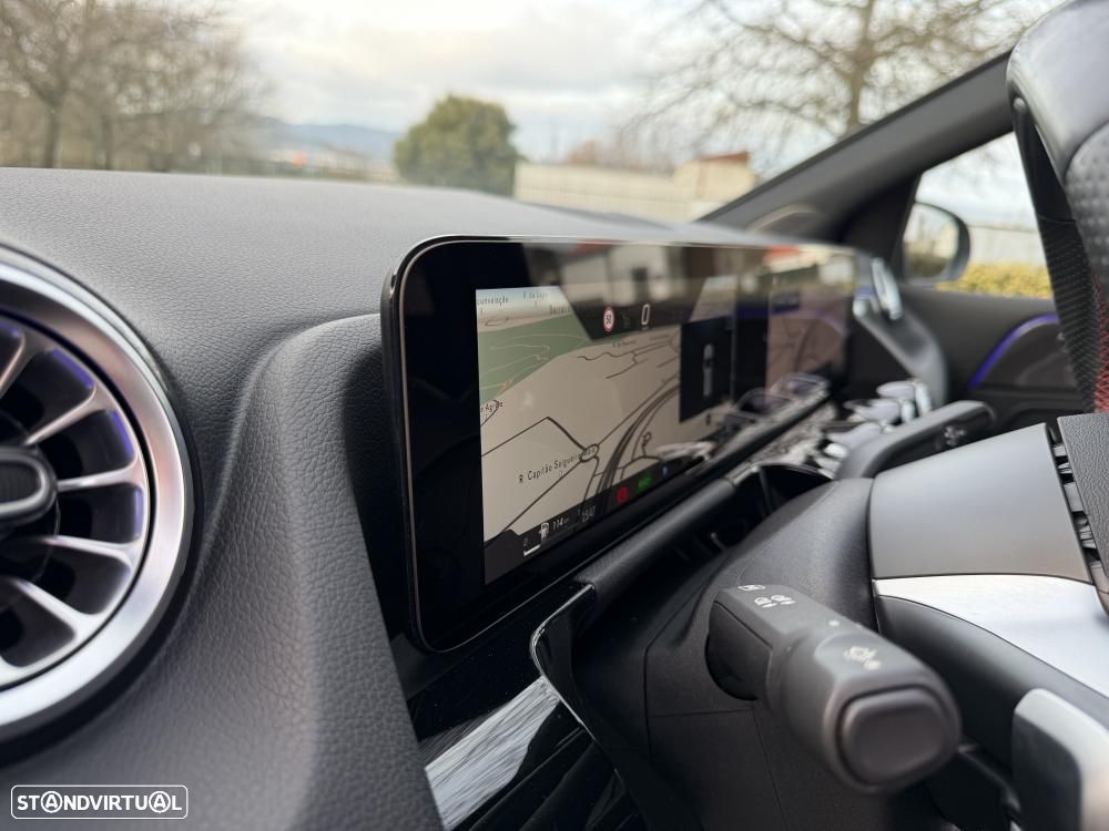 Mercedes-Benz B 250 e AMG Line - 20