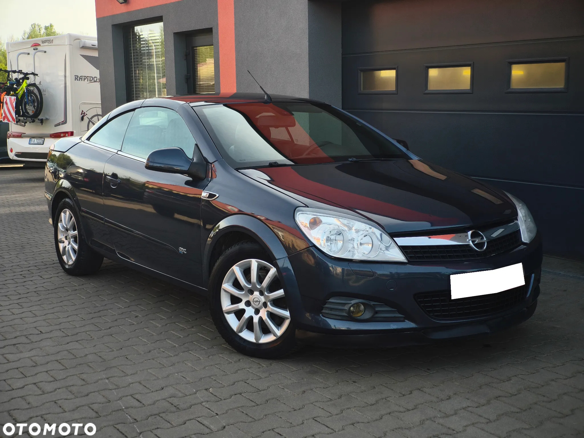 Opel Astra TwinTop 1.9 CDTI Cosmo - 4