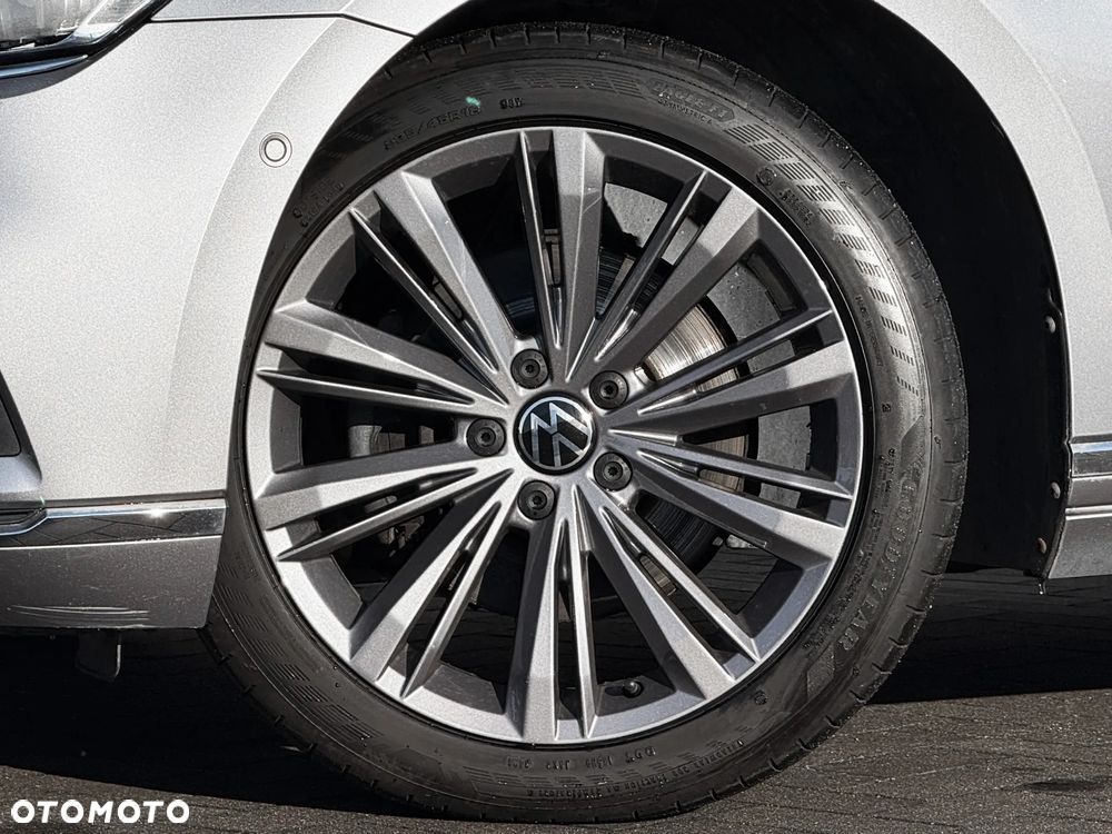 Volkswagen Passat 2.0 TDI Elegance DSG - 5