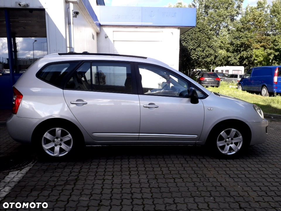 Kia Carens - 29