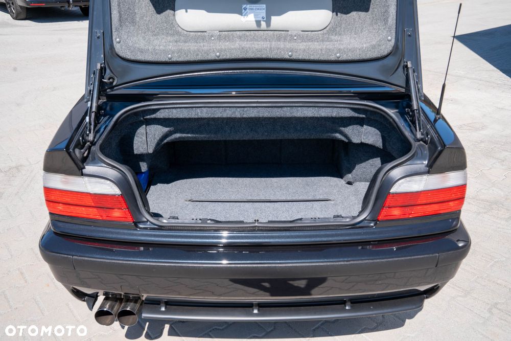 BMW Seria 3 320i - 10