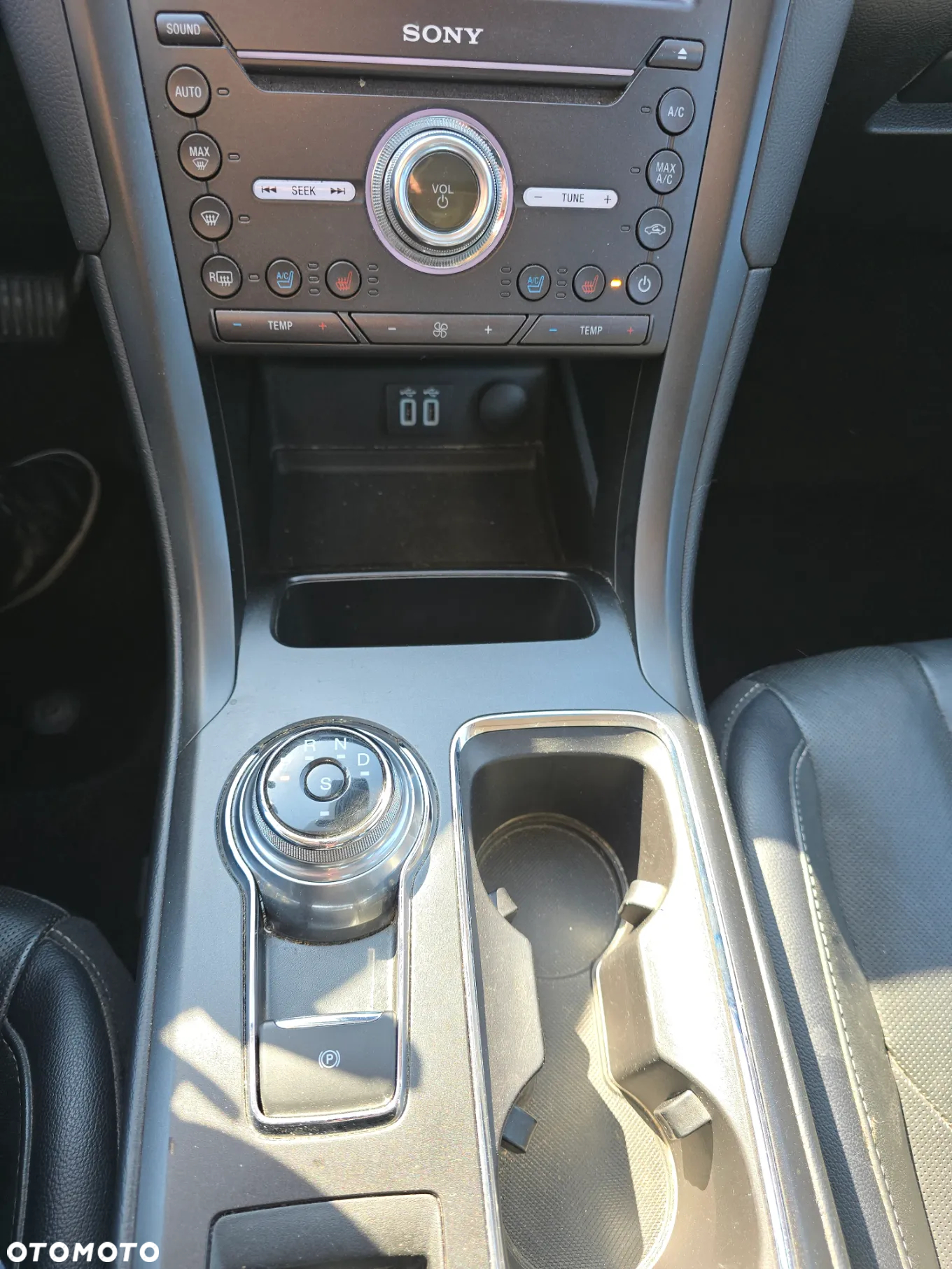 Ford Fusion 2.0 EcoBoost Titanium - 25