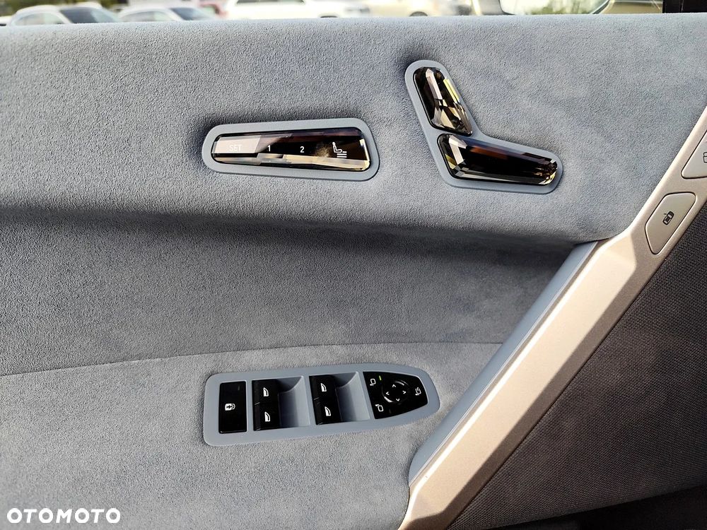 BMW iX xDrive40 76.6kWh Signature - 17
