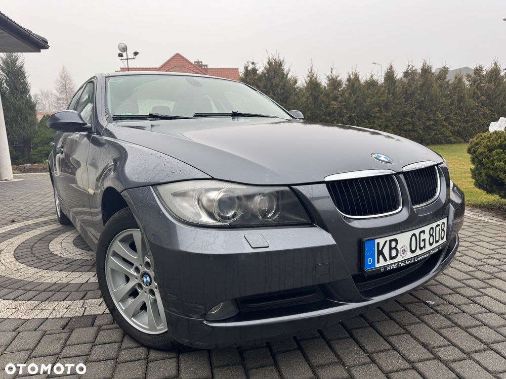 BMW Seria 3 318i - 1
