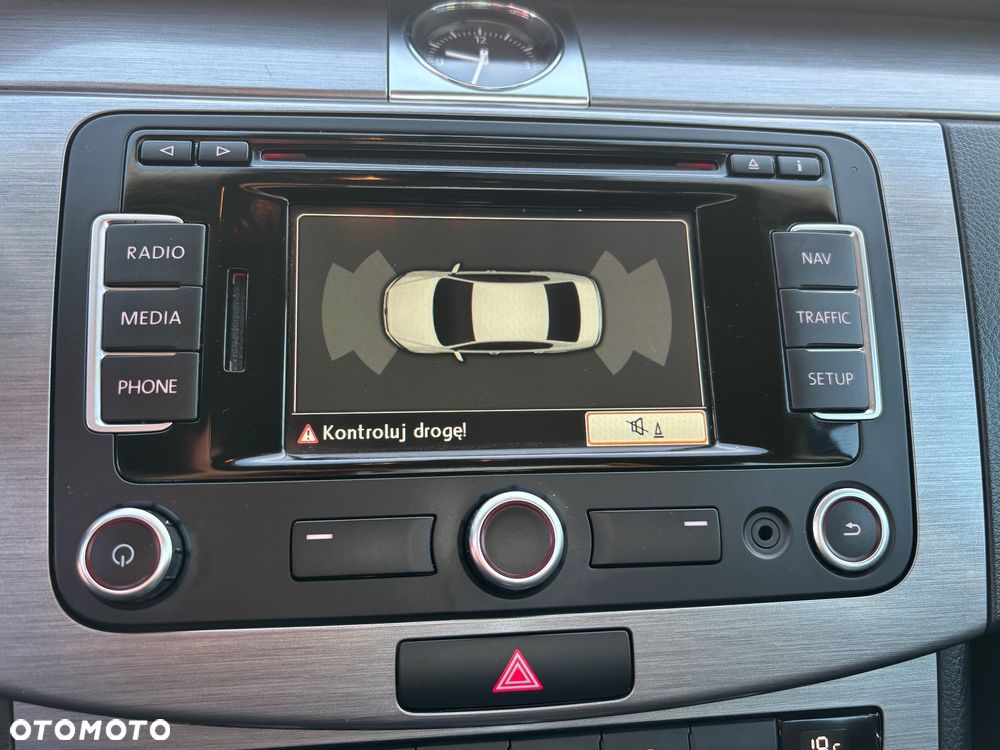 Volkswagen Passat - 24