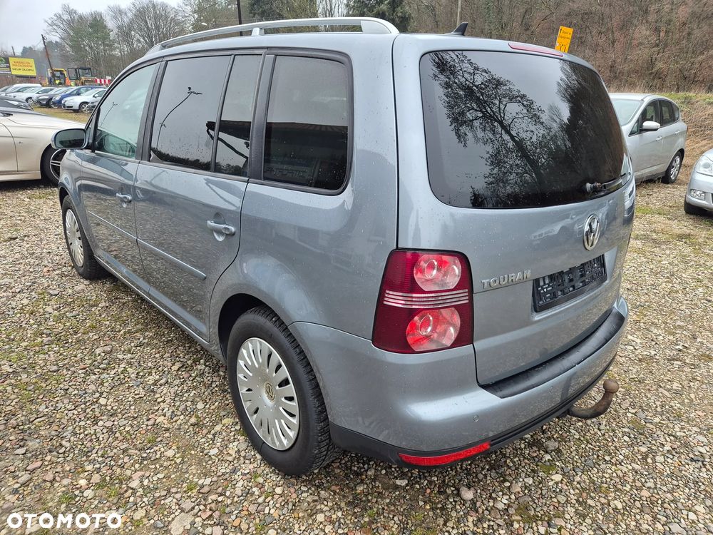 Volkswagen Touran 1.9 TDI DPF Blue Motion Trendline - 4