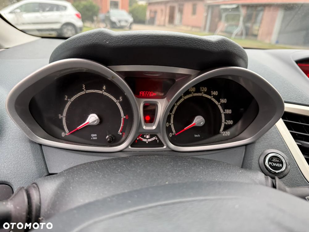 Ford Fiesta 1.25 Titanium - 10