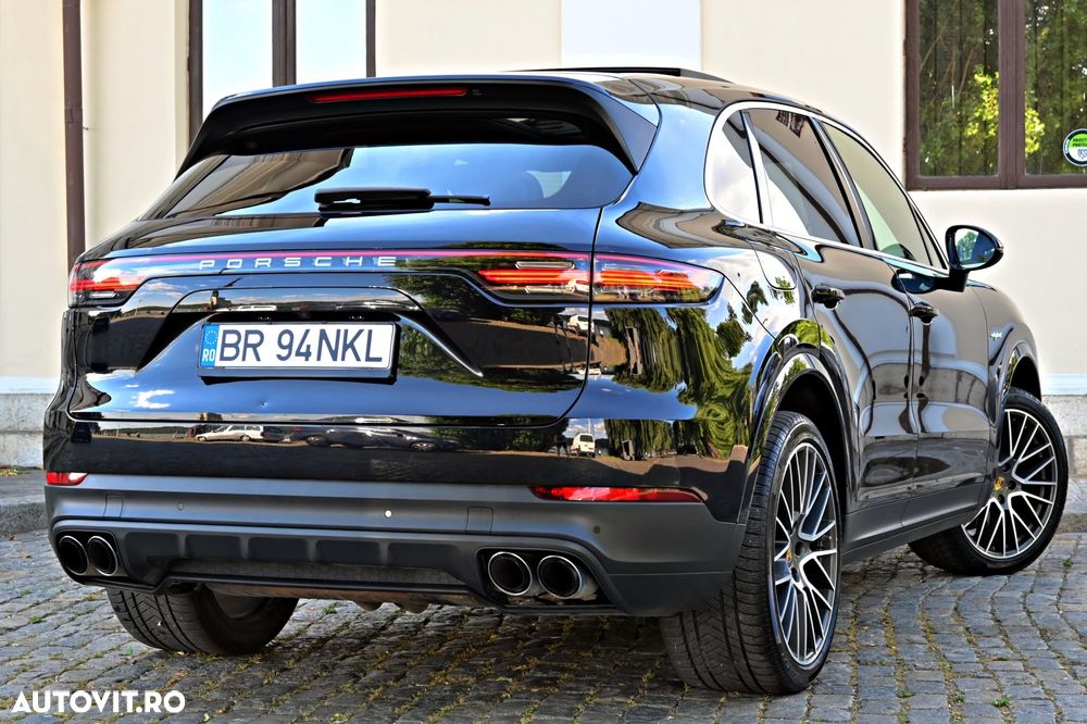 Porsche Cayenne - 5