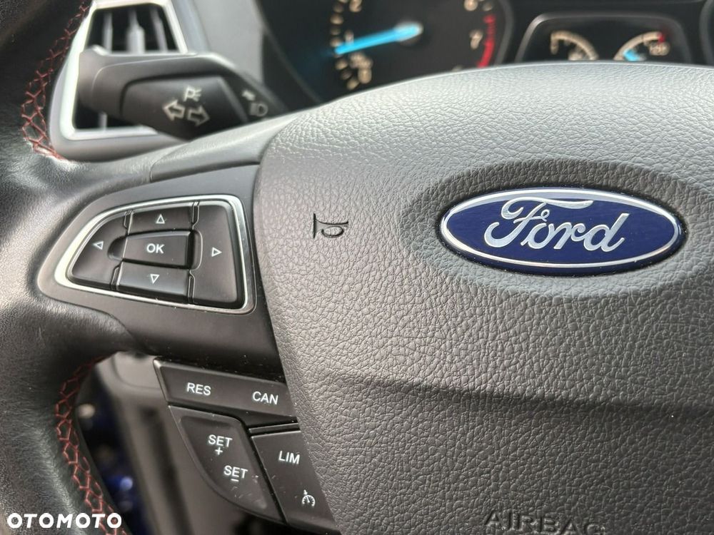 Ford Kuga - 24