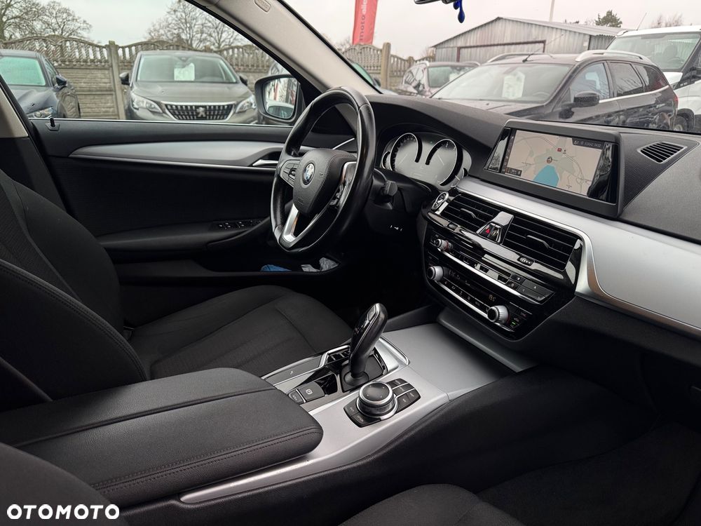BMW Seria 5 520d xDrive Sport Line - 7