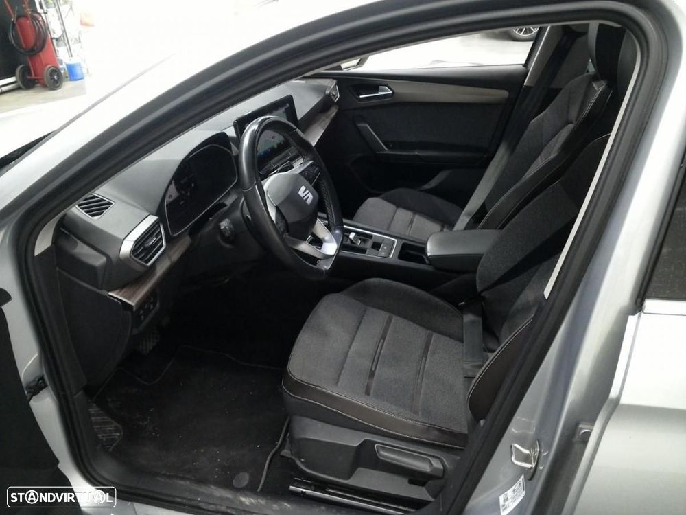 SEAT Leon ST 1.5 eTSI Xcellence DSG - 3