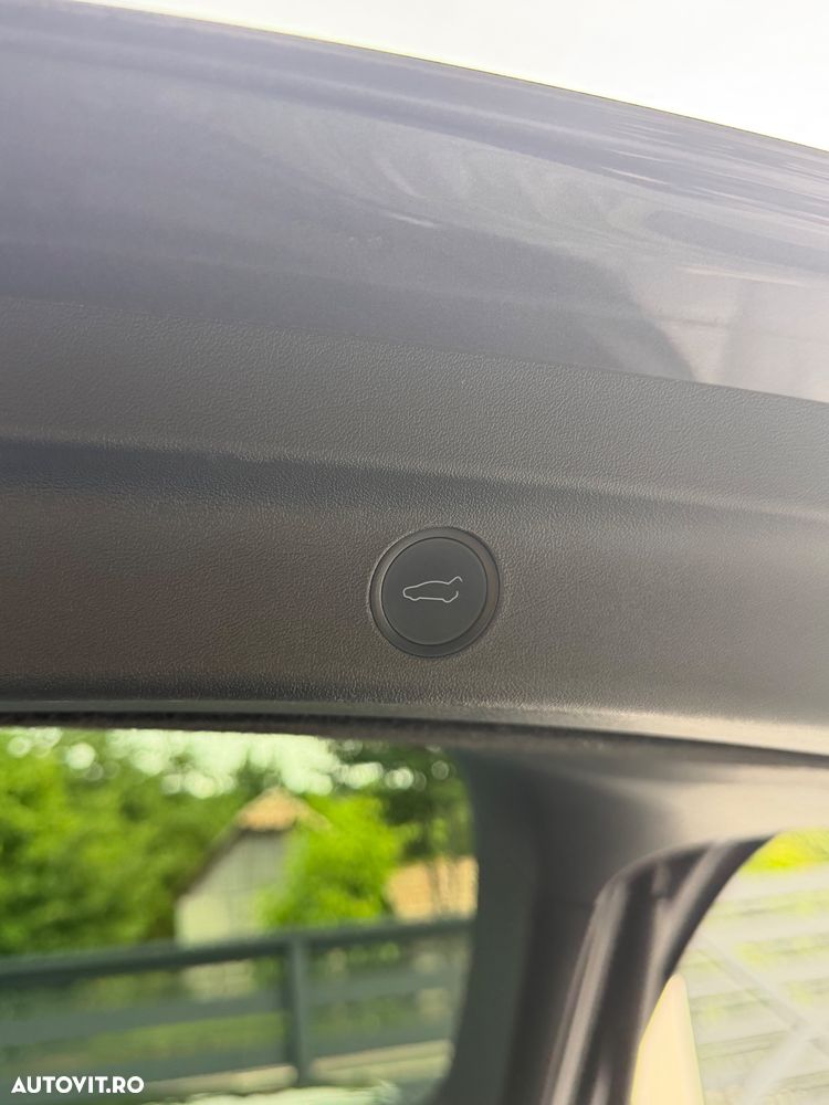 Tesla Model Y - 15