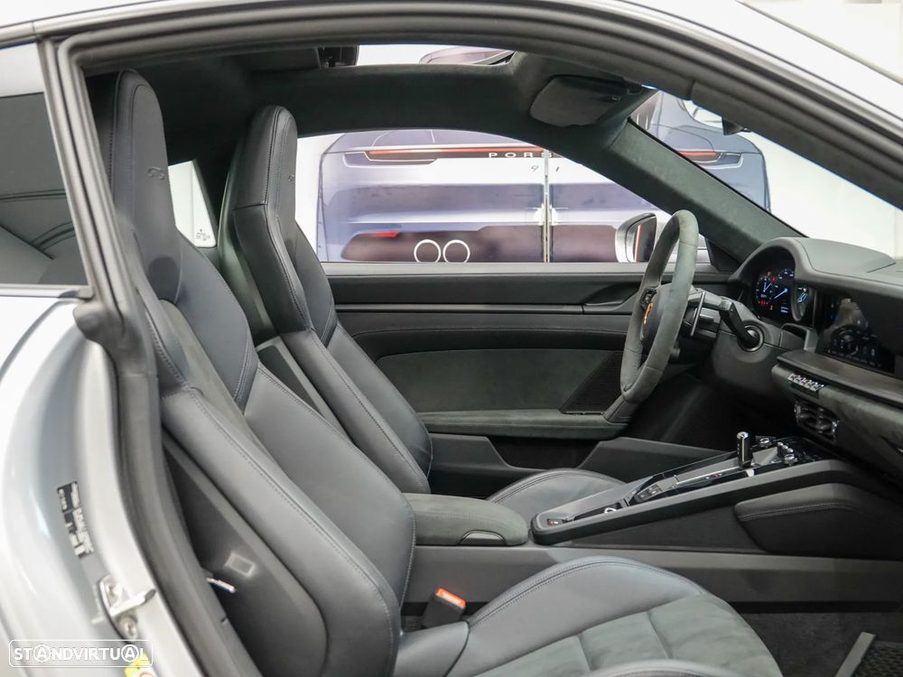 Porsche 911 (992) Carrera GTS PDK - 25