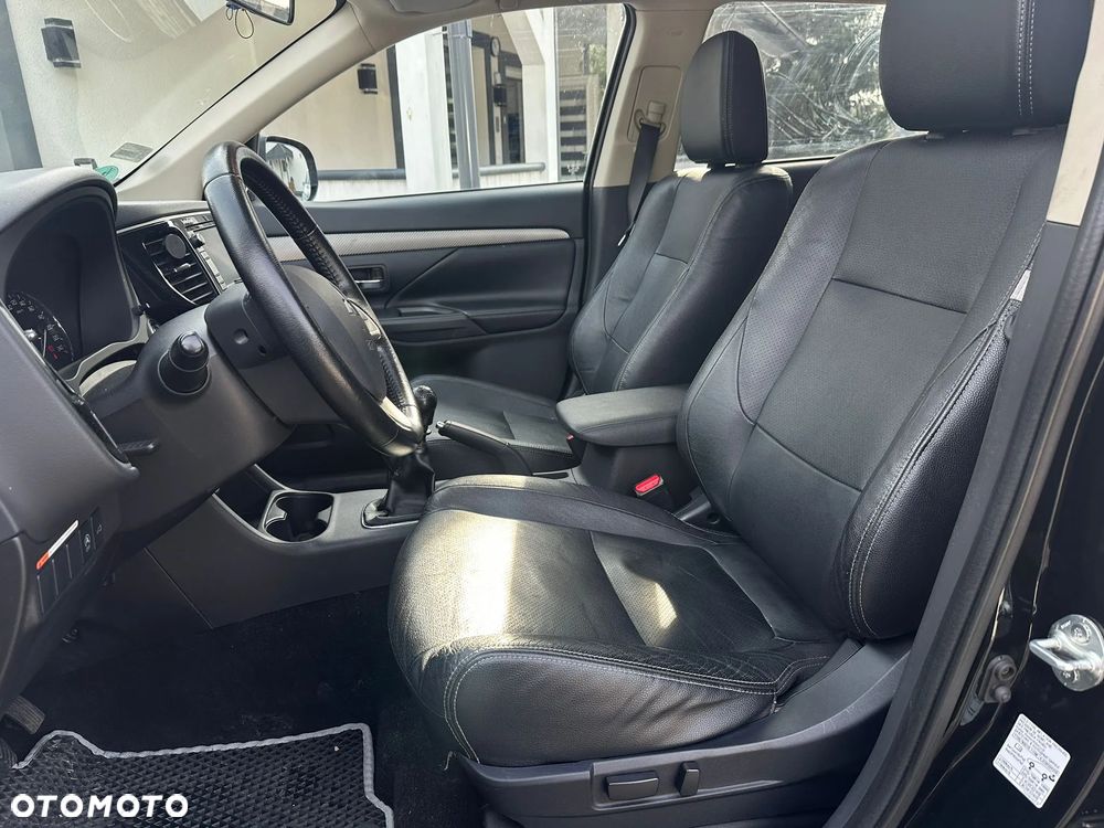 Mitsubishi Outlander - 8