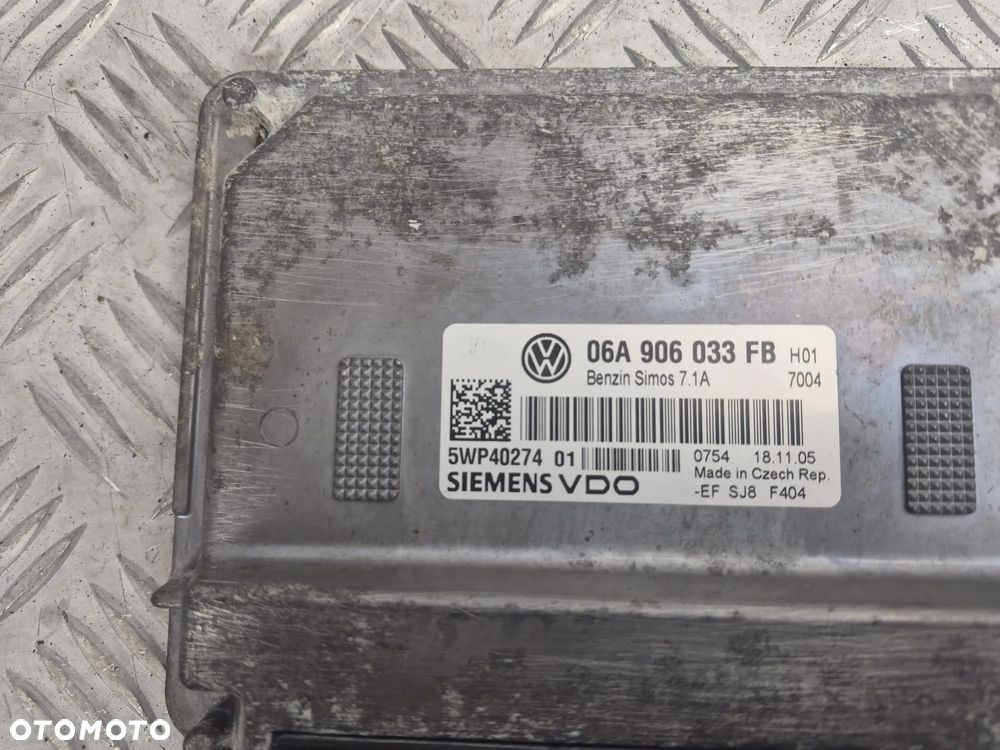 Sterownik silnika Skoda Octavia Mk2 (1Z) 06A906033FB - 3