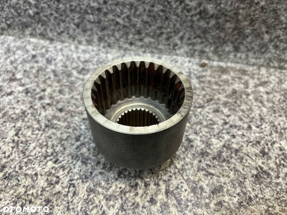 Kolnierz lacznik flansza reduktora skrzyni begow 7G 722 ML W164 W251 GLS GL - 1