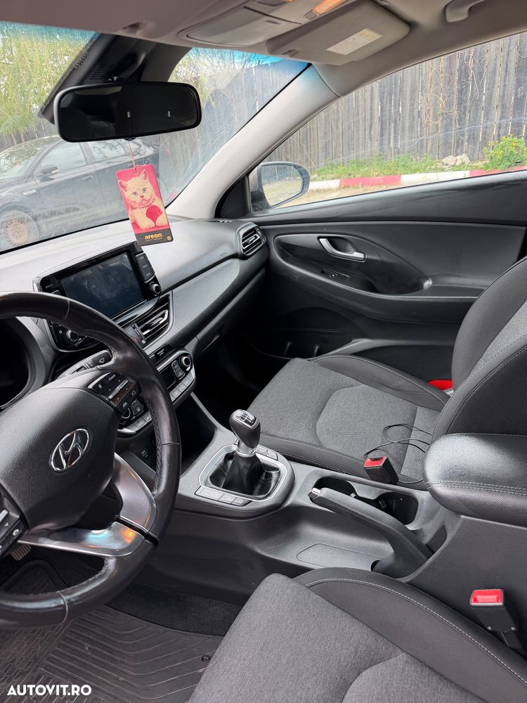 Hyundai i30 1.5 T-GDI MHEV 160CP Highway - 10