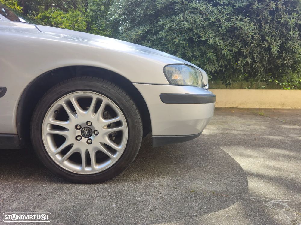 Volvo V70 2.4 D5 - 4