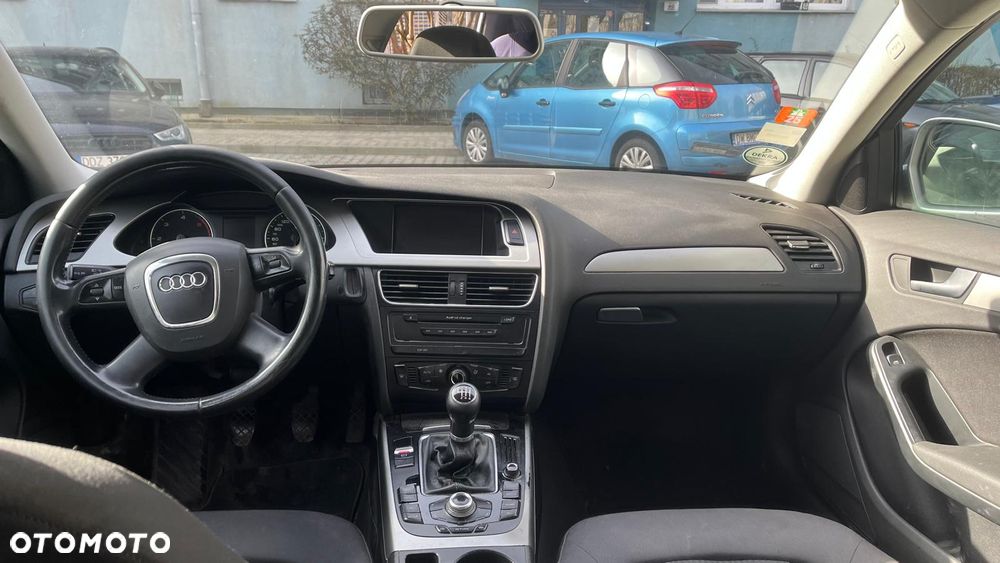 Audi A4 Avant 2.0 TDI - 9
