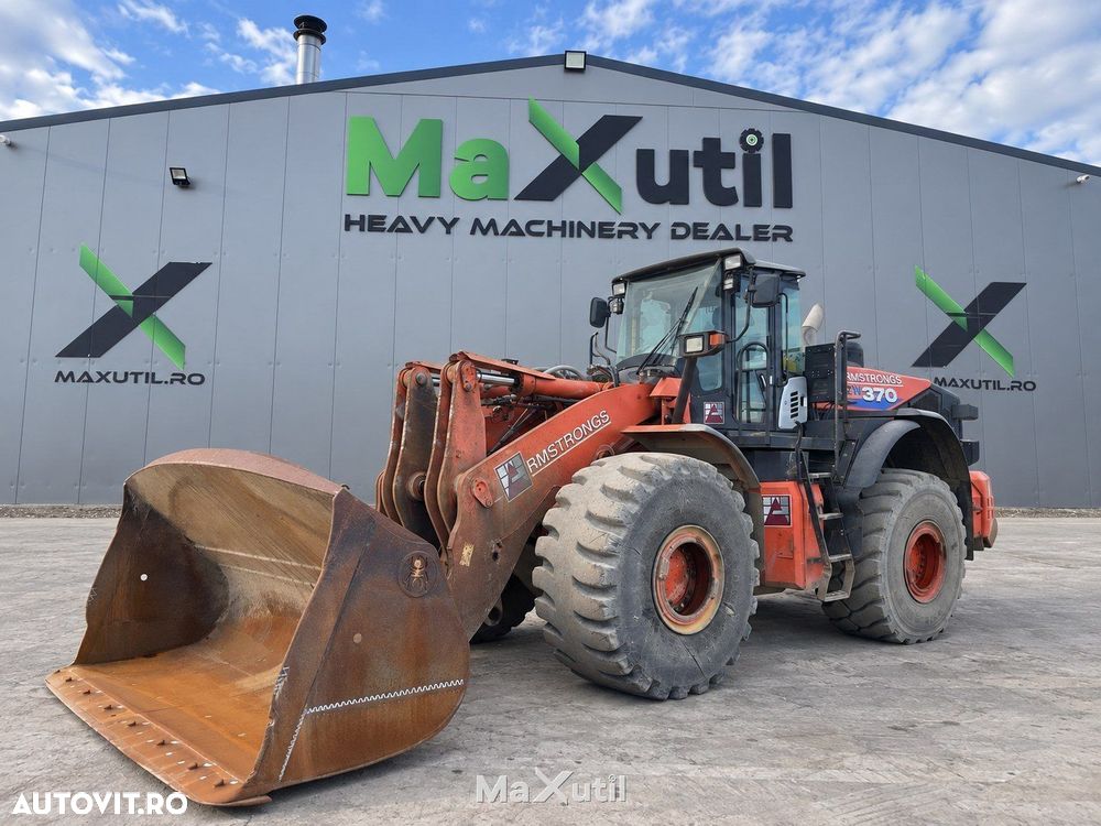 Hitachi ZW370-6 - 1