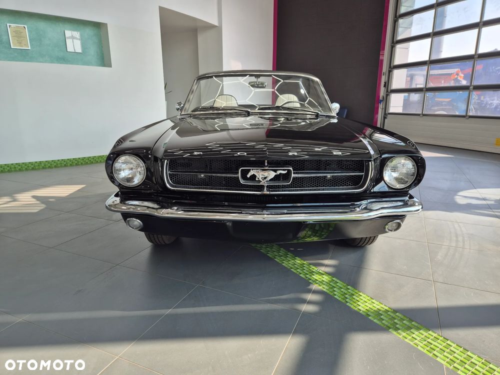 Ford Mustang - 4