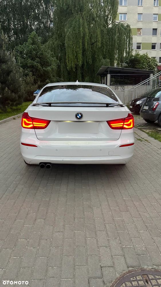 BMW Seria 3 320i xDrive - 14