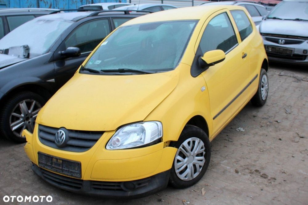 VW Fox 5Z 2005 1.4i BKR HB3D (MASKA, ZDERZAK, LAMPA, BŁOTNIK, DRZWI, SZYBA, FOTEL) - 3