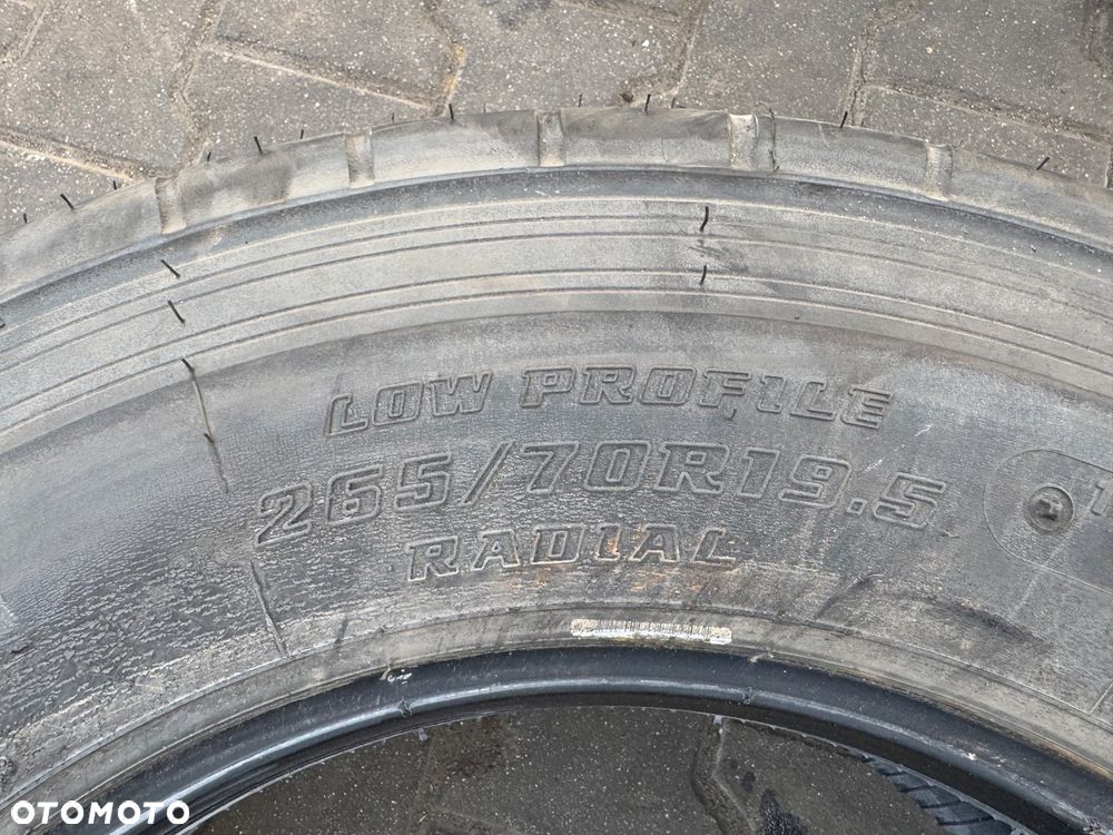Opona Bridgestone 265/70 R19,5 - 3