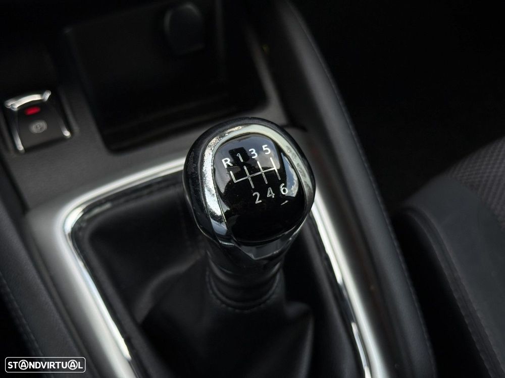 Nissan Qashqai 1.5 dCi N-Connecta - 13