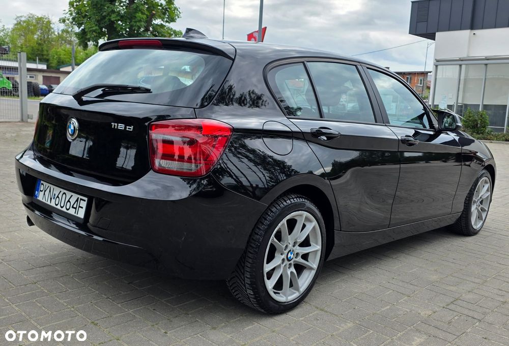 BMW Seria 1 118d - 4