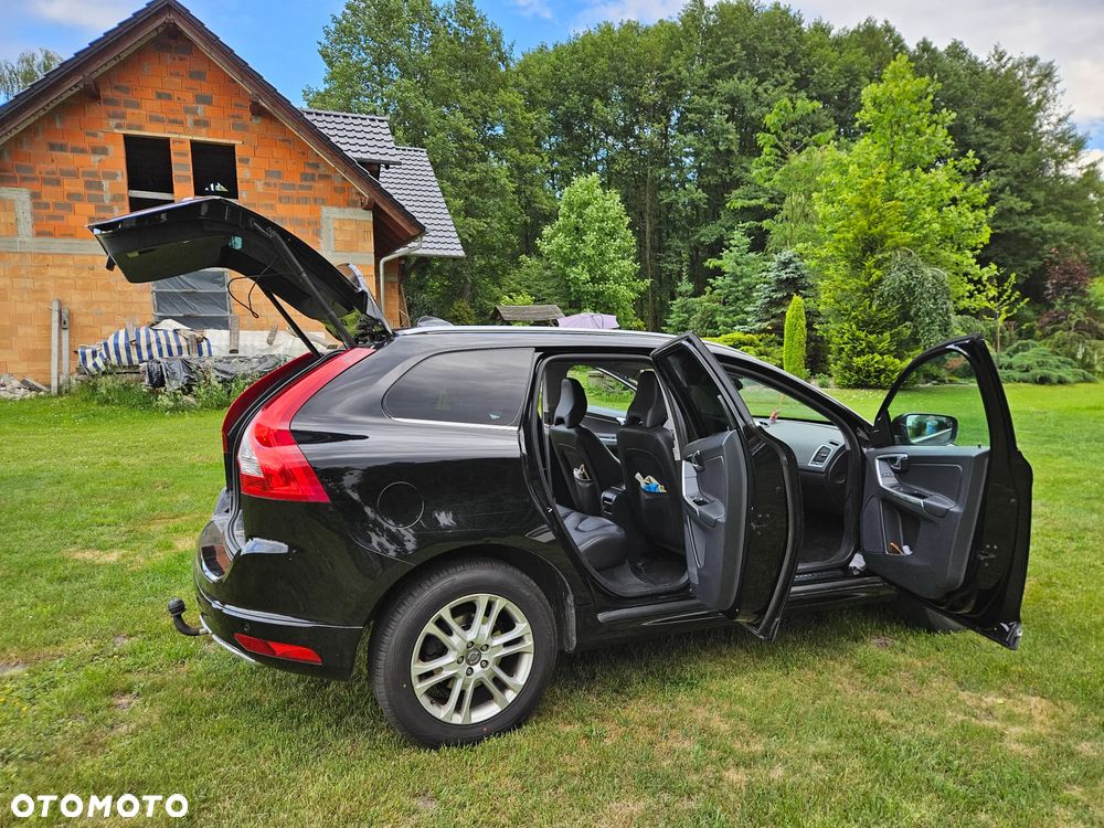 Volvo XC 60 D4 AWD Summum - 4