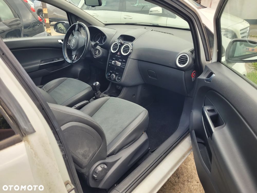 Opel Corsa - 8