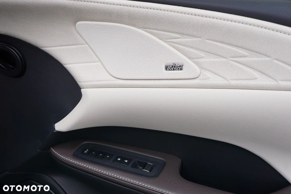 Lexus RX 350h Omotenashi - 19