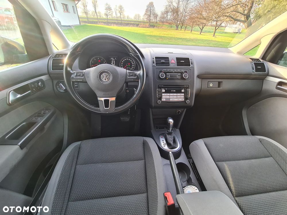 Volkswagen Touran - 14