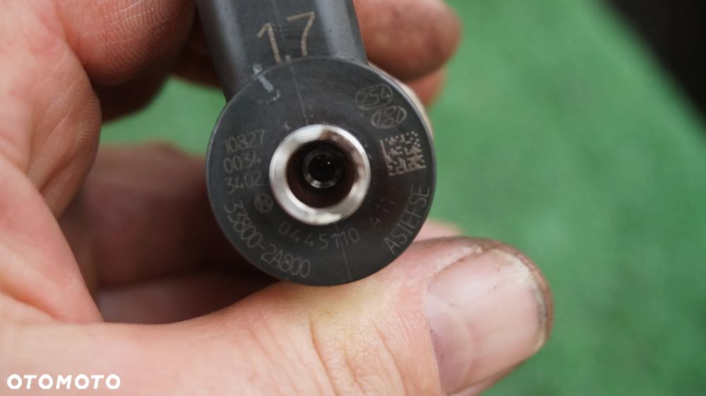 Hyundai IX35 i30 Kia Carens Sportage III 1.7 CRDI wtryskiwacz 0445110411 33800-2A800 - 3