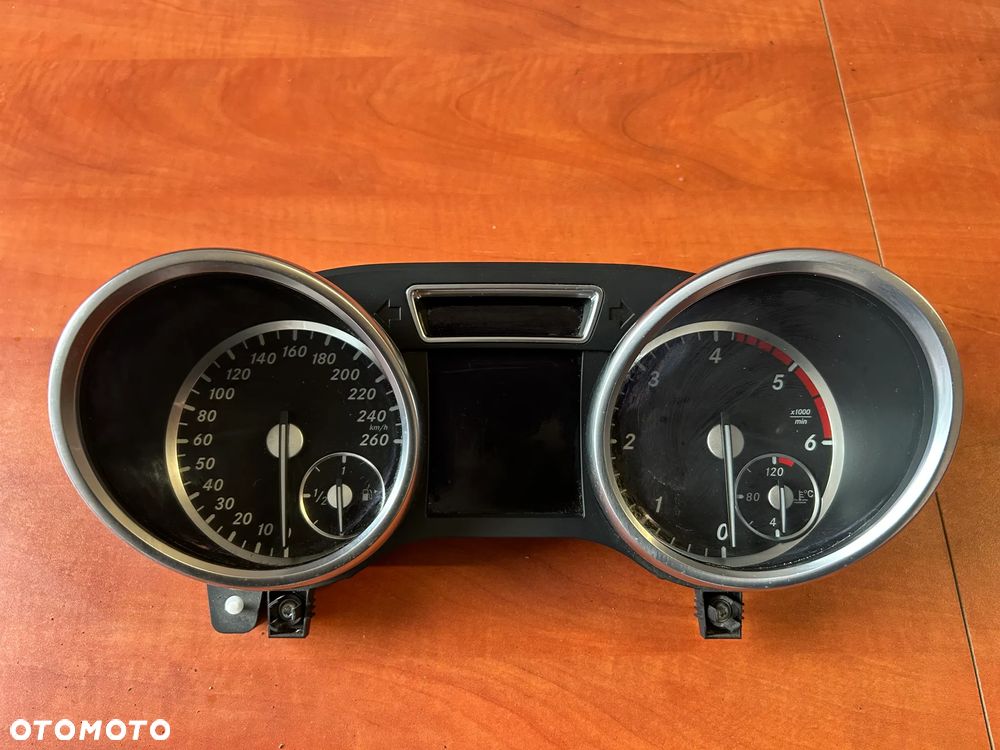 LICZNIK PRĘDKOŚCIOMIERZ MERCEDES ML W166 A1669007410 - 1