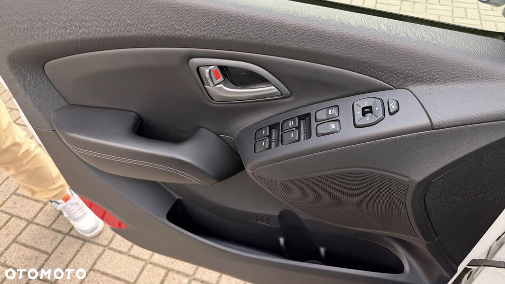 Hyundai ix35 1.7 CRDi 2WD blue Trend - 24