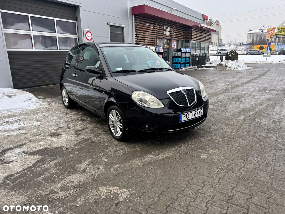 Lancia Ypsilon Y 1.4 8v Oro - 3