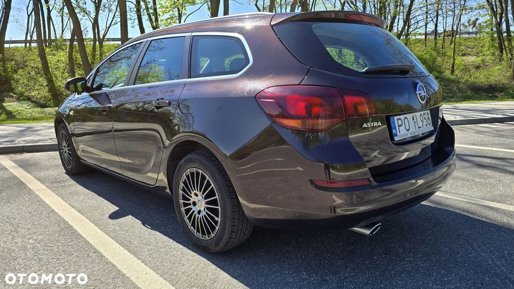 Opel Astra 2.0 CDTI Cosmo - 4