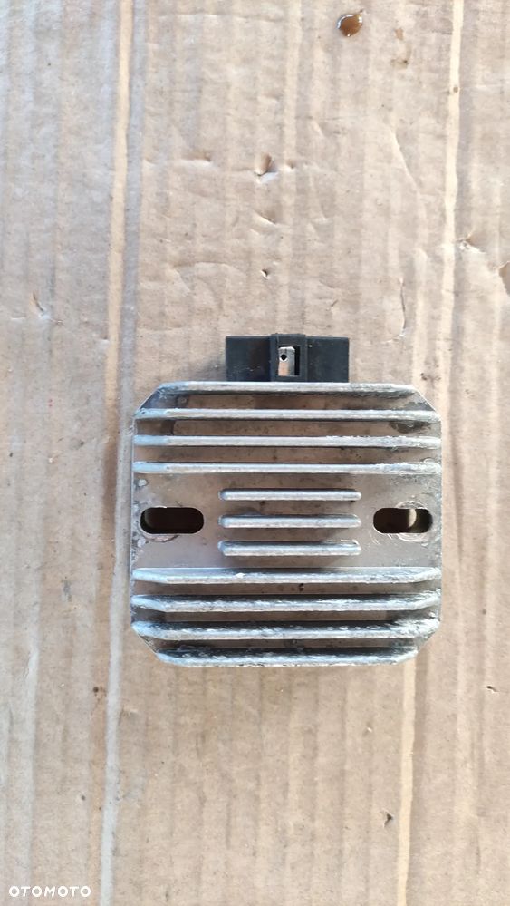 Regulator napięcia Piaggio XEvo 125 numer: 7000586 - 3