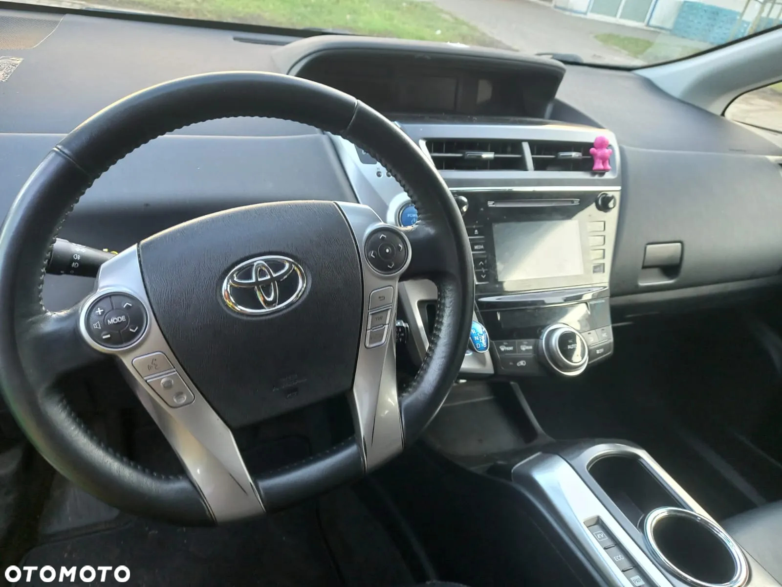 Toyota Prius+ (Hybrid) Executive - 9