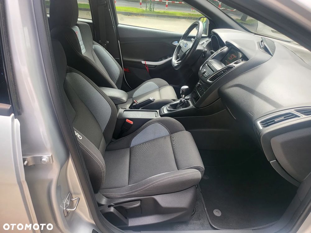 Ford Focus 2.0 TDCi ST-2 - 21